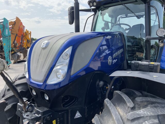 New Holland T7.270 Blue Power Tractor (ST23566)