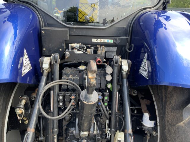 New Holland T7.270 Blue Power Tractor (ST23566)