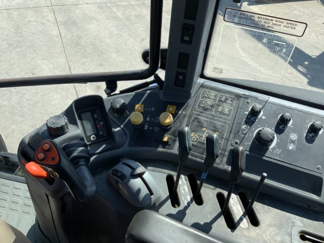 New Holland TM150 Tractor (ST22957)