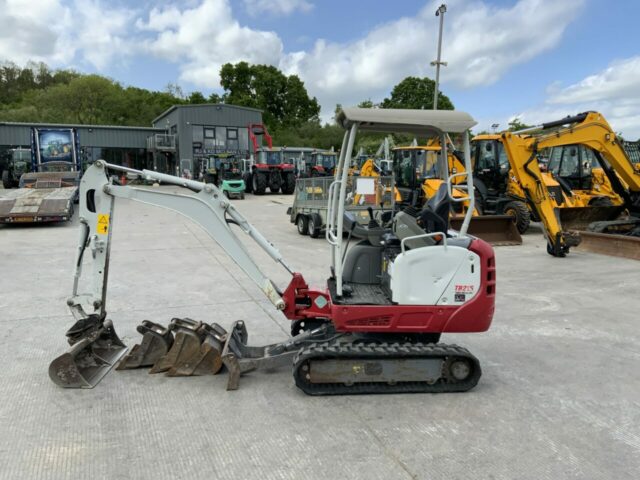 Takeuchi TB216 Digger (ST23295)