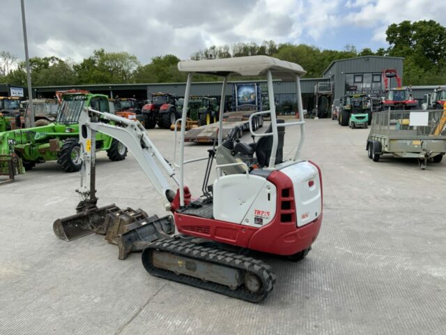 Takeuchi TB216 Digger (ST23295)