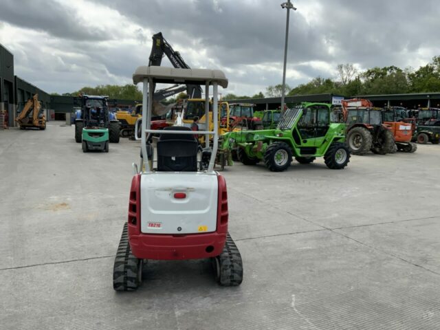 Takeuchi TB216 Digger (ST23295)