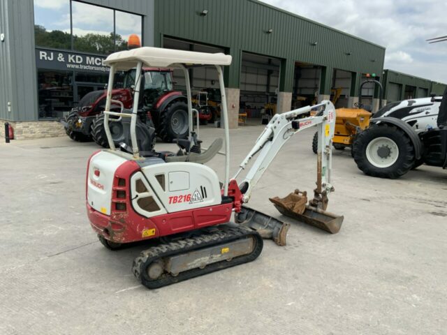 Takeuchi TB216 Digger (ST23316)