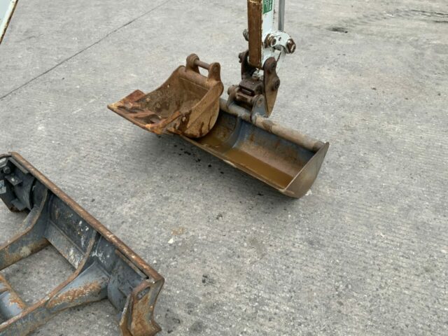 Takeuchi TB216 Digger (ST23316)