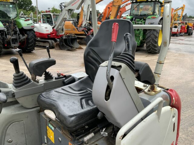 Takeuchi TB216 Digger (ST23359)
