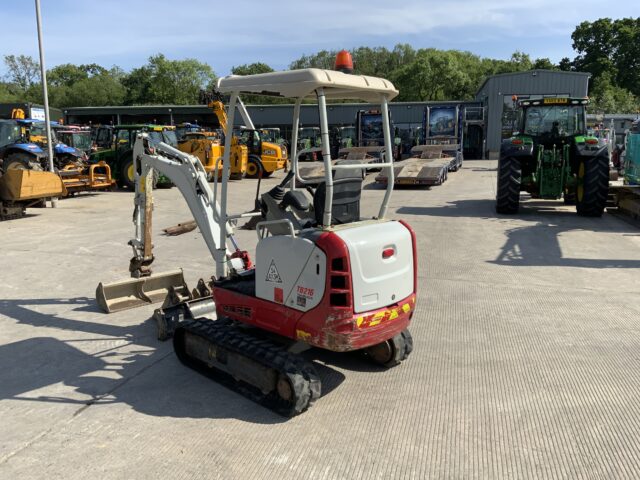 Takeuchi TB216 Digger (ST23575)