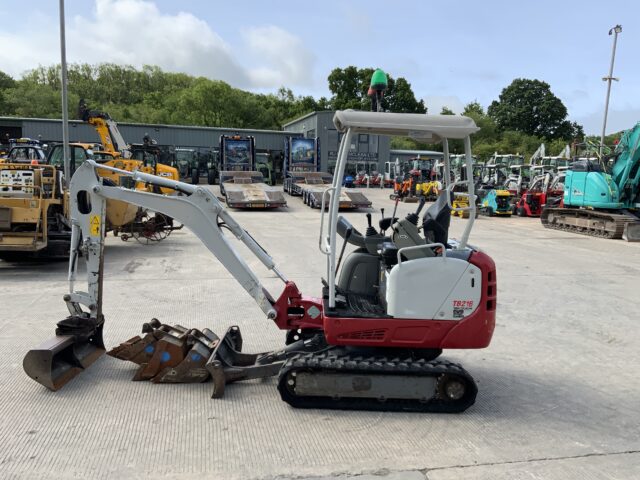 Takeuchi TB216 Digger (ST23622)
