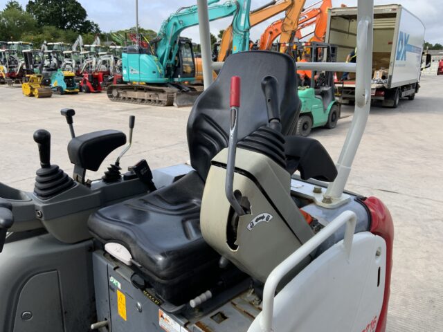 Takeuchi TB216 Digger (ST23622)