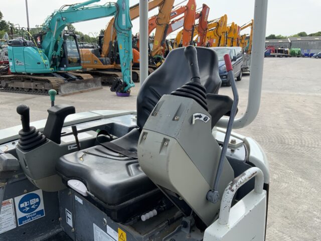 Takeuchi TB23R Digger (ST23669)