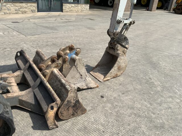 Takeuchi TB250 Digger (ST23663)