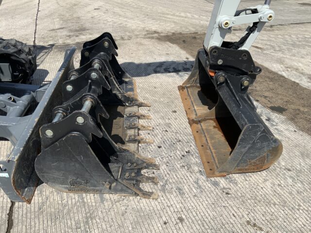 Takeuchi TB350 Digger (ST23176)