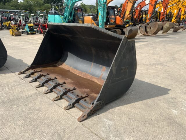 Ulrich 467 ZX Heavy Duty Loading Shovel Bucket 10