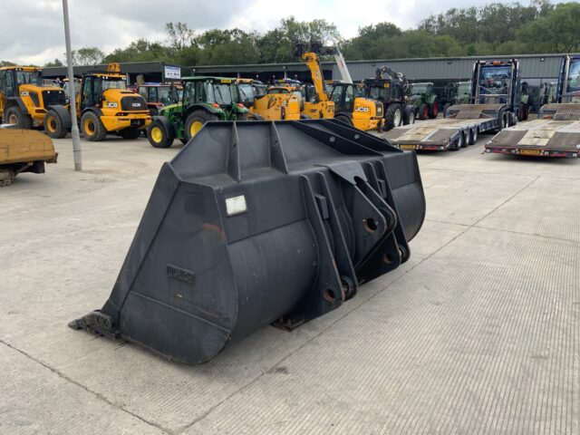 Ulrich 467 ZX Heavy Duty Loading Shovel Bucket 10