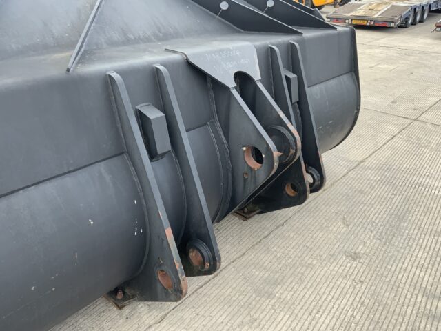Ulrich 467 ZX Heavy Duty Loading Shovel Bucket 10