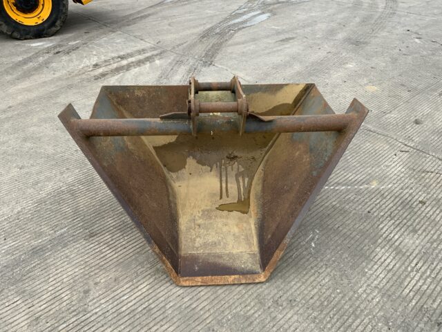 V Bucket To Suit 6-8 Tonne Excavator