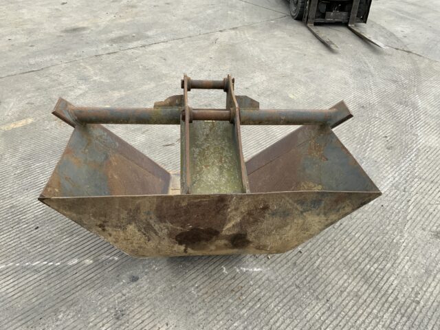 V Bucket To Suit 6-8 Tonne Excavator