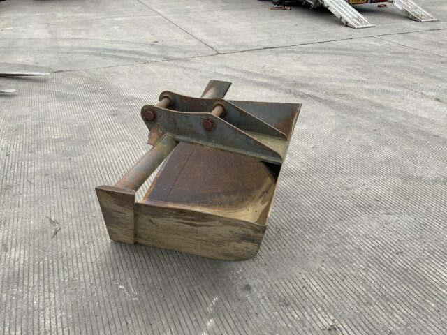 V Bucket To Suit 6-8 Tonne Excavator