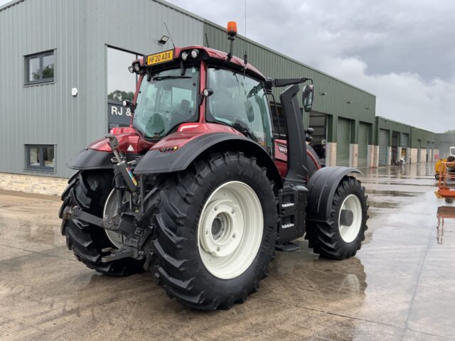 Valtra T214 Versu Tractor (ST23655)