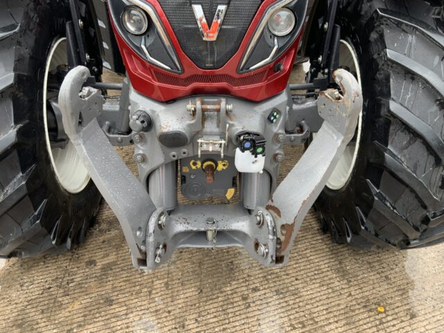 Valtra T214 Versu Tractor (ST23655)