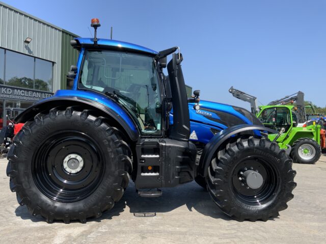 Valtra T215 Direct Tractor (ST23688)