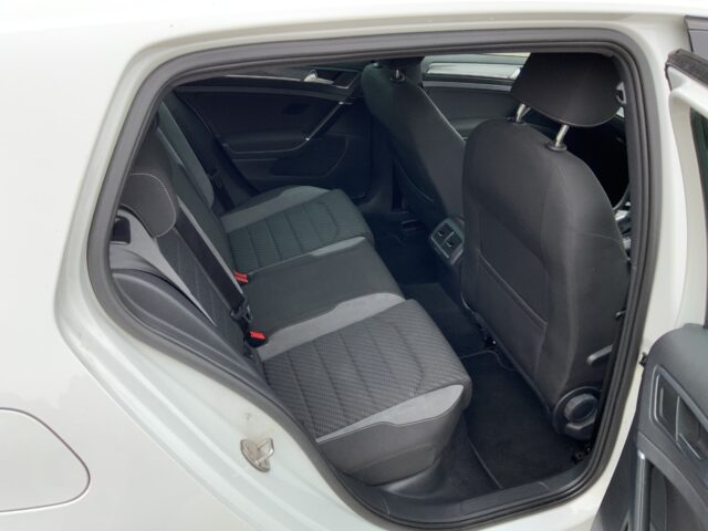Volkswagen Golf 1.5 TSI EVO R-Line DSG