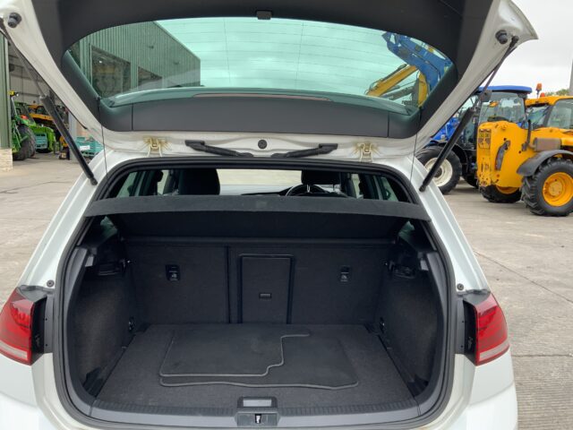 Volkswagen Golf 1.5 TSI EVO R-Line DSG