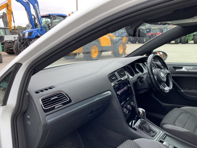Volkswagen Golf 1.5 TSI EVO R-Line DSG