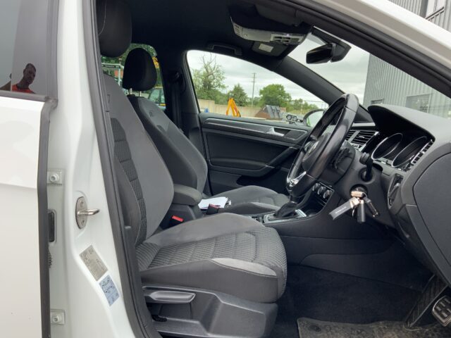 Volkswagen Golf 1.5 TSI EVO R-Line DSG