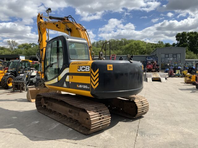 JCB JS130 LC Digger