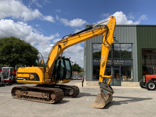 JCB JS130 LC Digger
