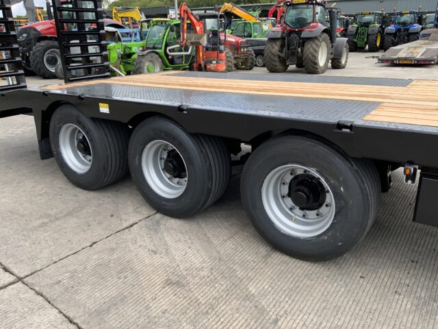 Bailey Black 25 Tri axle Low Loader