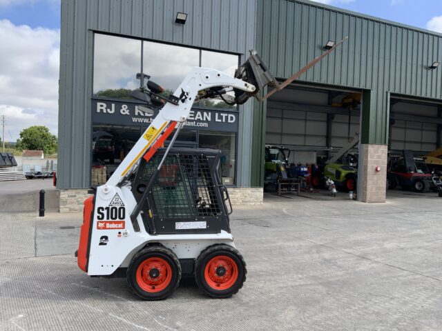 Bobcat S100 Wheeled Skid Steer Forklift (ST23943)