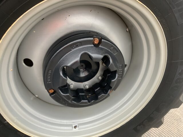 Case 115c Farmall (ST23883)