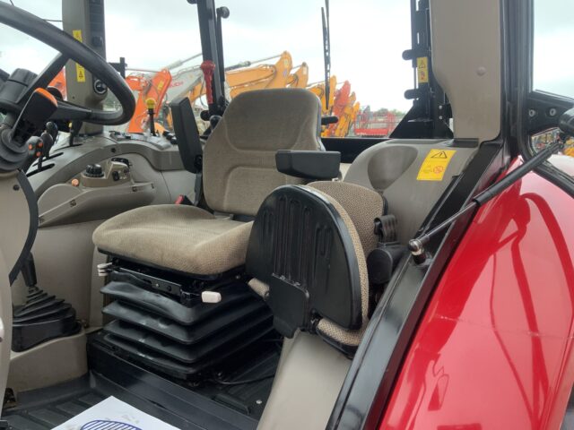 Case 115c Farmall (ST23883)