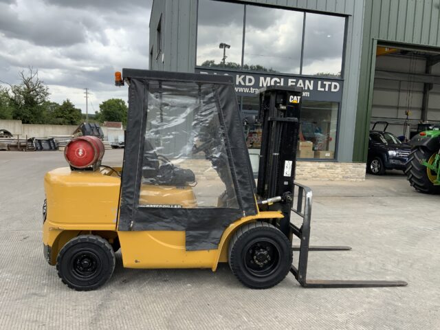 Caterpillar GP35K Gas Forklift (ST23870)