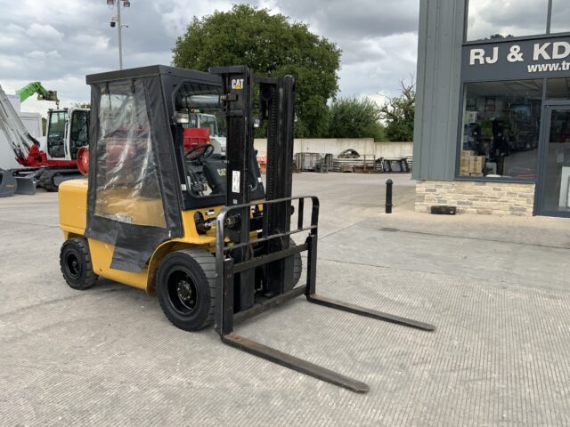 Caterpillar GP35K Gas Forklift (ST23870)