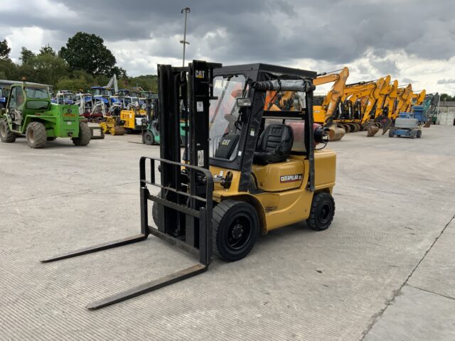 Caterpillar GP35K Gas Forklift (ST23870)