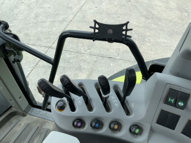 Claas Axion 820 Digger (ST20874)