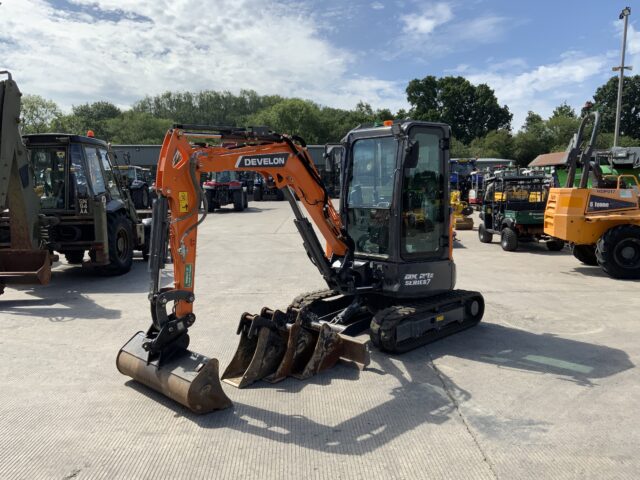 Develon DX27Z-7 Series 7 Digger (ST23332)