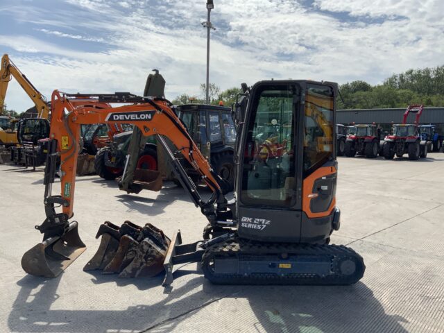 Develon DX27Z-7 Series 7 Digger (ST23332)