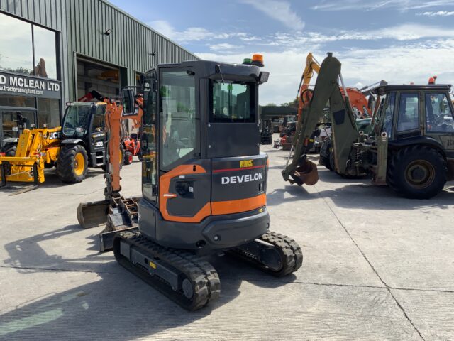 Develon DX27Z-7 Series 7 Digger (ST23332)