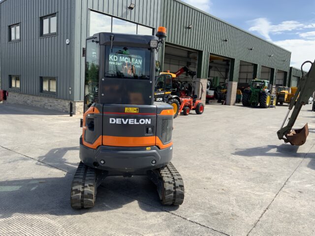 Develon DX27Z-7 Series 7 Digger (ST23332)