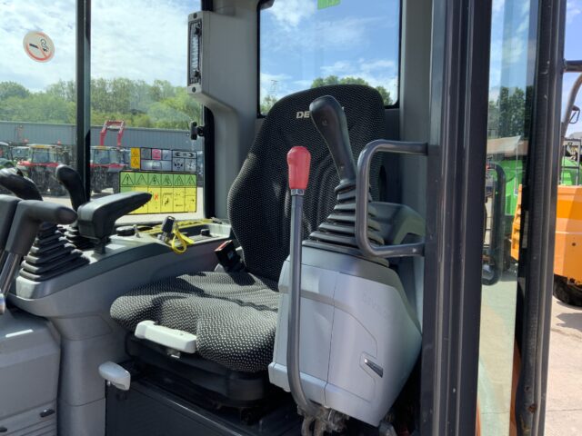 Develon DX27Z-7 Series 7 Digger (ST23332)