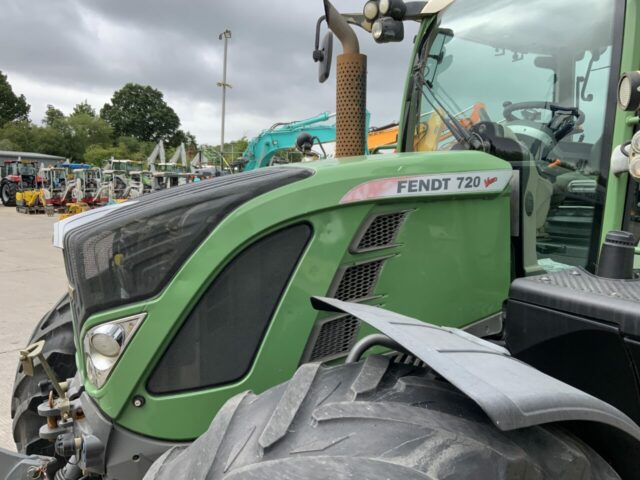 Fendt 720 Profi Plus Tractor (ST23132)