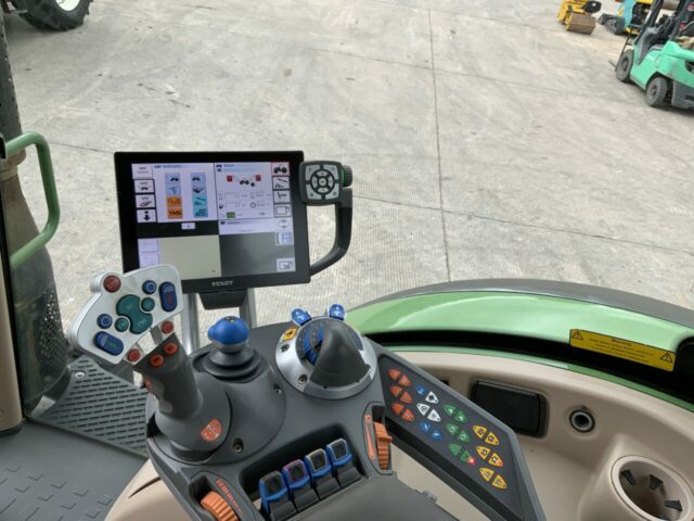 Fendt 720 Profi Plus Tractor (ST23132)