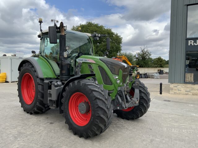 Fendt 724 Profi Plus Tractor (ST23447)