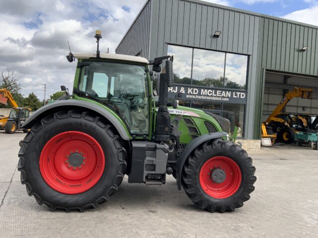 Fendt 724 Profi Plus Tractor (ST23447)