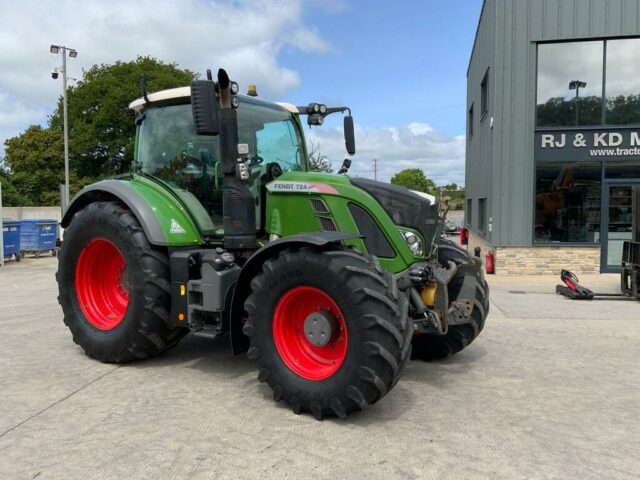 Fendt 724 Profi Plus Vario Tractor (ST23355)