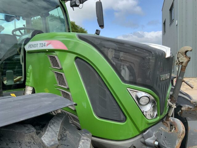 Fendt 724 Profi Plus Vario Tractor (ST23355)