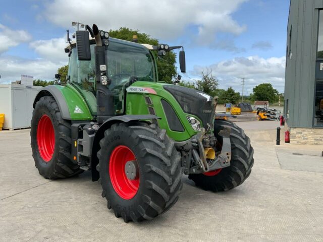 Fendt 724 Profi Plus Vario Tractor (ST23355)